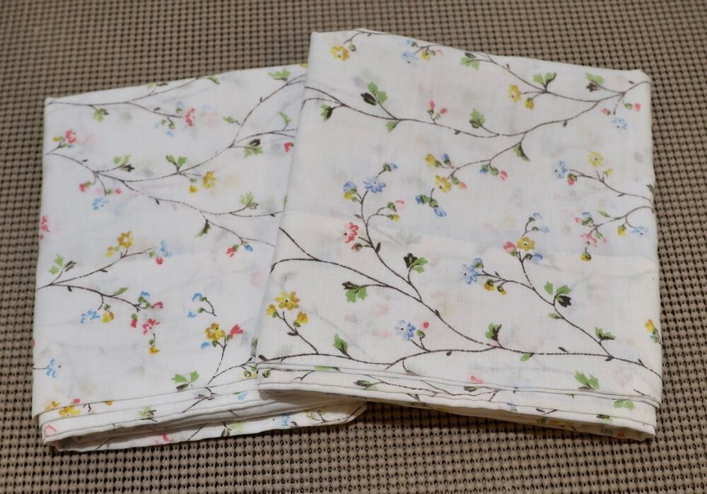 JCPenney Pillowcase Pair Ditsy Dainty Floral Muslin Standard Floral Lot of 2